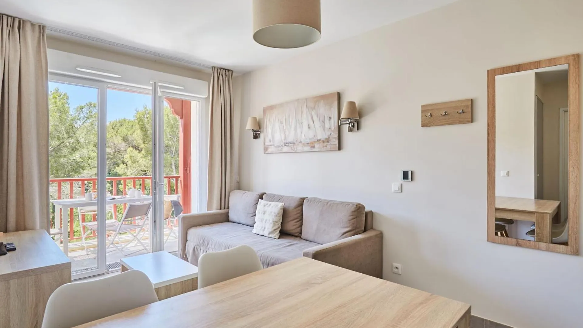 Residence Prestige Odalys Les Canissons Cavalaire-sur-Mer Γαλλία