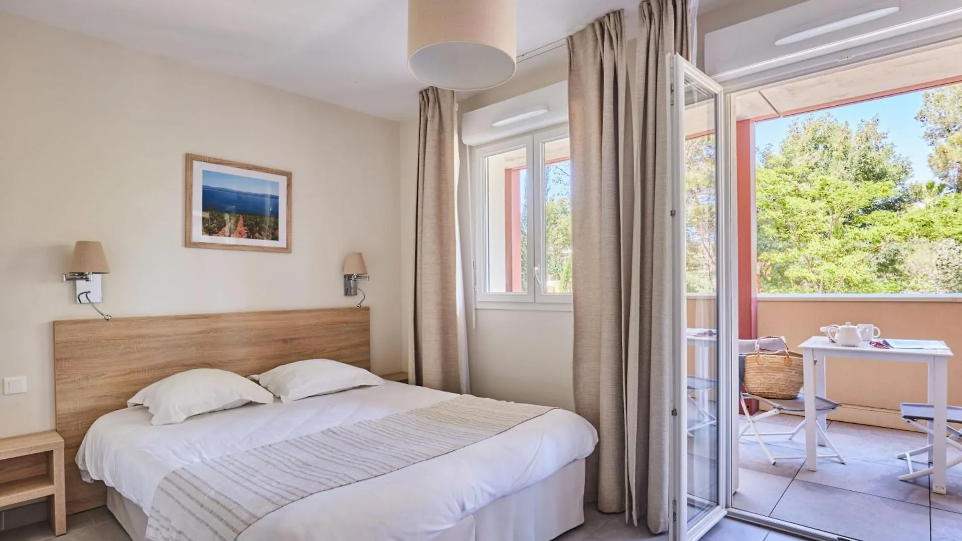 Residence Prestige Odalys Les Canissons Cavalaire-sur-Mer 0*,  Γαλλία