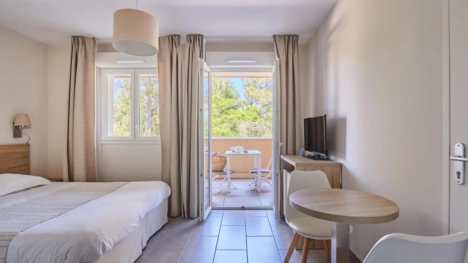 Residence Prestige Odalys Les Canissons Cavalaire-sur-Mer